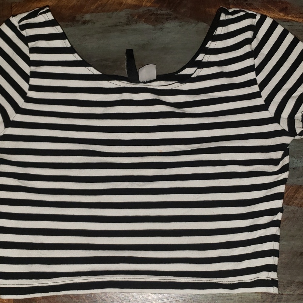 H&M black striped crop top